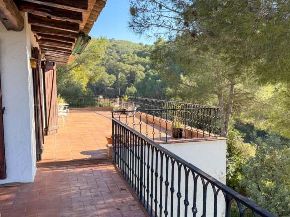 Ref. 18-02643/1266 - ACOLLIDORA CASA AL POBLE D'OLIVELLA