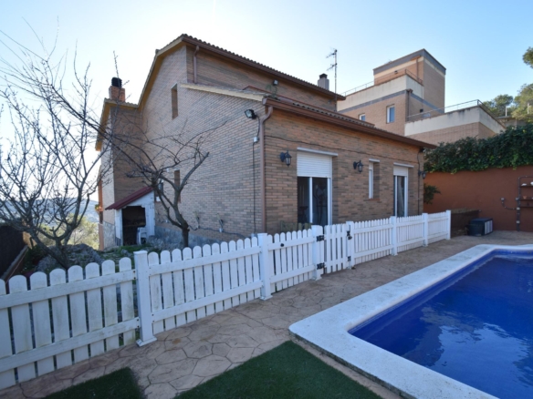 Ref. 03-11700/1098 - Espectacular casa a cuatro vientos con vistas panorámicas