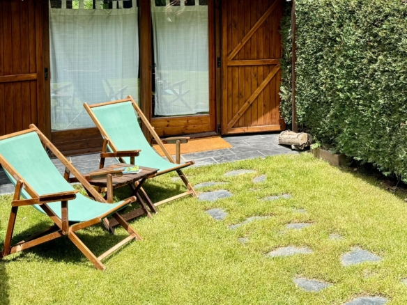 Ref. 18-02526/1266 - ENCANTADOR ADOSSAT AMB JARDÍ PRIVAT I VISTES A LA CERDANYA