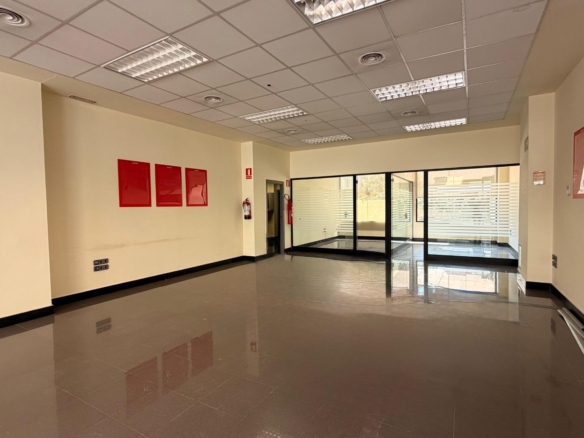 Ref. 53RJUESPIRALL1/5459 - MAGNIFIC LOCAL AL CARRER COMERCIAL COMPLETAMENT NOU